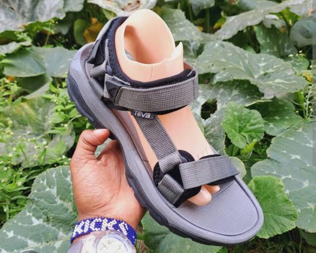 QUALITY 🔥 Teva  Men's Opens shoes🔥🔥