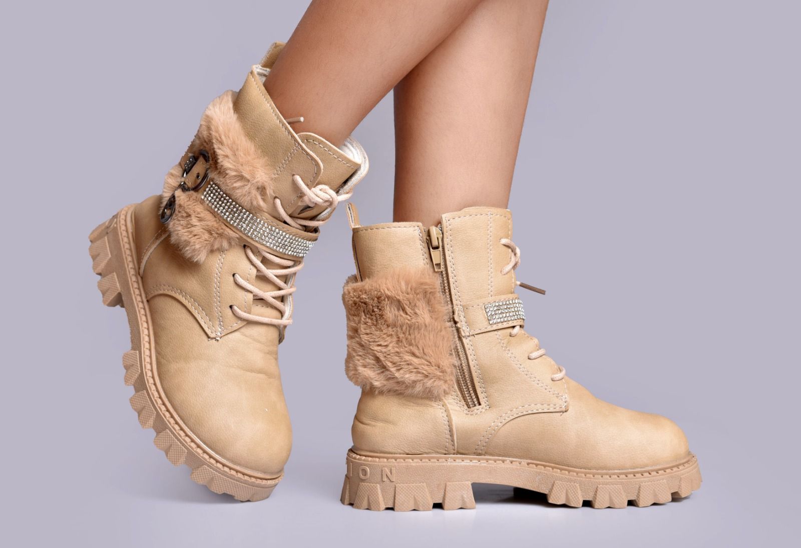 New✴️💥Latest High quality girls boots 🔥🔥🔥very warm and comfortable🔥🔥All seasons 🔥🔥