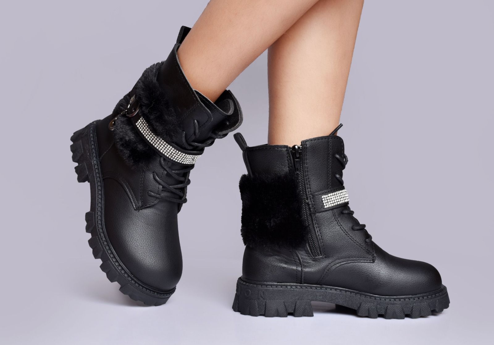 New✴️💥Latest High quality girls boots 🔥🔥🔥very warm and comfortable🔥🔥All seasons 🔥🔥