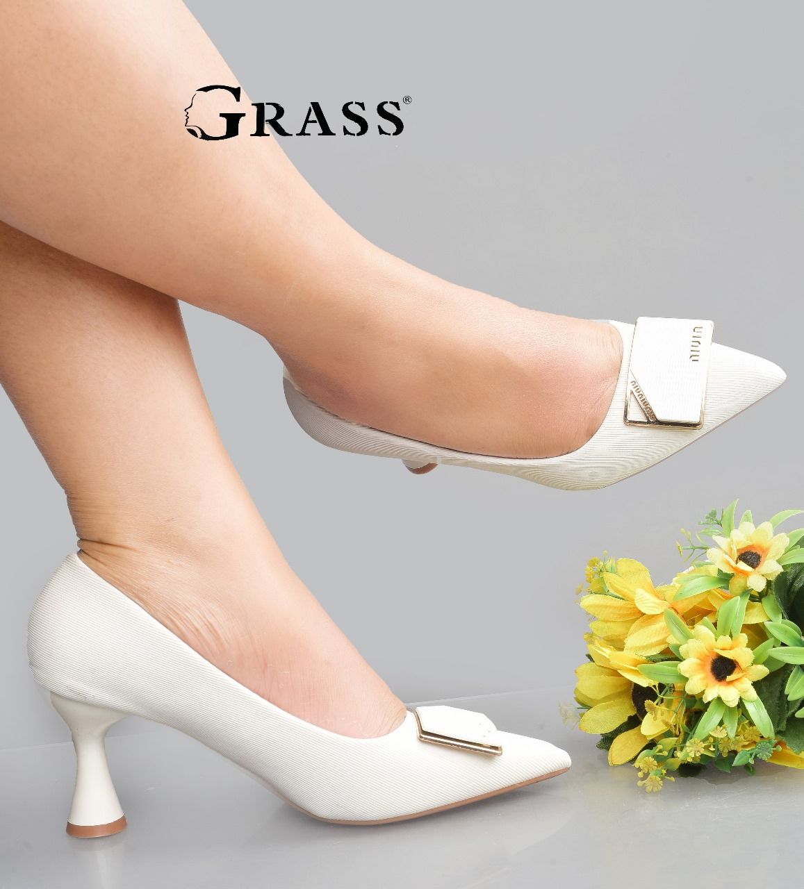 New 🌟 High QUALITY GRASS 🔥🔥Fashionable casual and elegant  Ladies  heel 🔥 🔥 very classy and sassy🥰