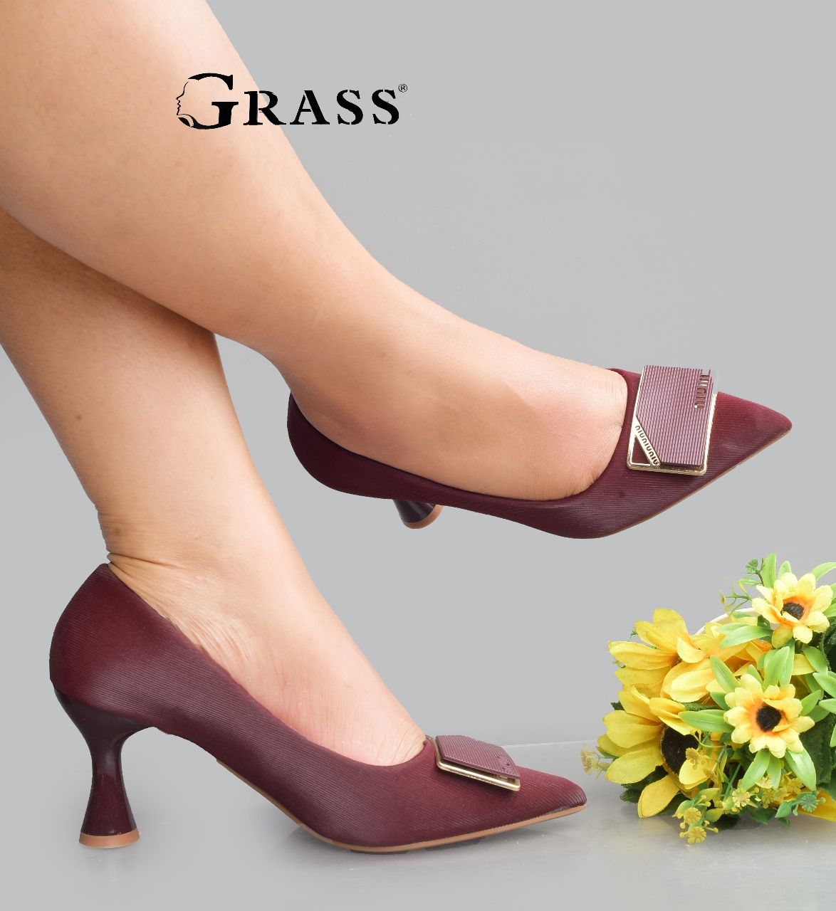 New 🌟 High QUALITY GRASS 🔥🔥Fashionable casual and elegant  Ladies  heel 🔥 🔥 very classy and sassy🥰