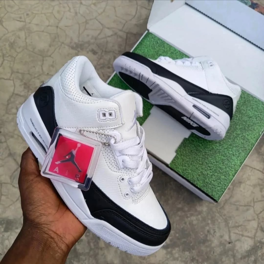 ⚡HIGH QUALITY ⚡JORDAN 4 high quality j4" Valentine" "black cat " sneakers original fashion leather ladies sneakers shoes ❤️‍🔥🔥 available in all black  pink white 😍