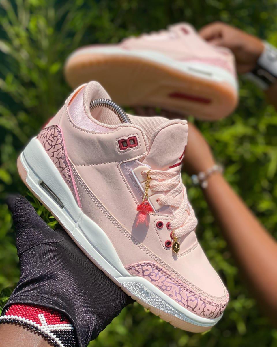 ⚡HIGH QUALITY ⚡JORDAN 4 high quality j4" Valentine" "black cat " sneakers original fashion leather ladies sneakers shoes ❤️‍🔥🔥 available in all black  pink white 😍