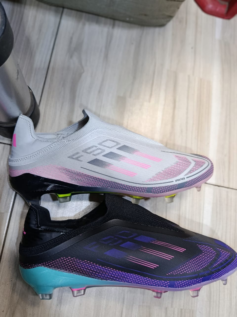 Latest 🔥🔥🔥🔥🔥High Quality  F50 Football Soccer boots🔥🔥🔥🔥🔥 A  very good Quality and very comfortable