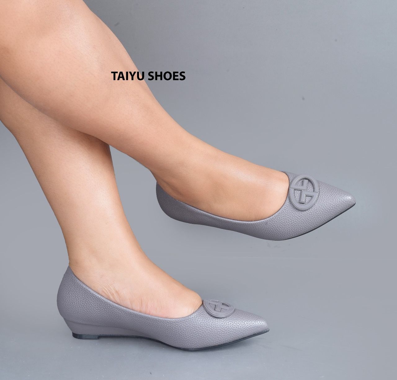 New 🌟 High QUALITY  TAIYU  Fashionable casual and elegant  Ladies  Wedge shoes 🔥 🔥 very classy and sassy🥰