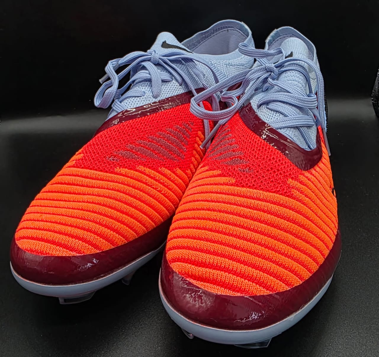 🔥 Phantom 6 Niike Zooom Air Mercurial Vapor Elite FG ⚽ Speed Meets Precision! 👟✨
Unleash your best game with these elite football boots, engineered for explosive speed, perfect control and unmatched