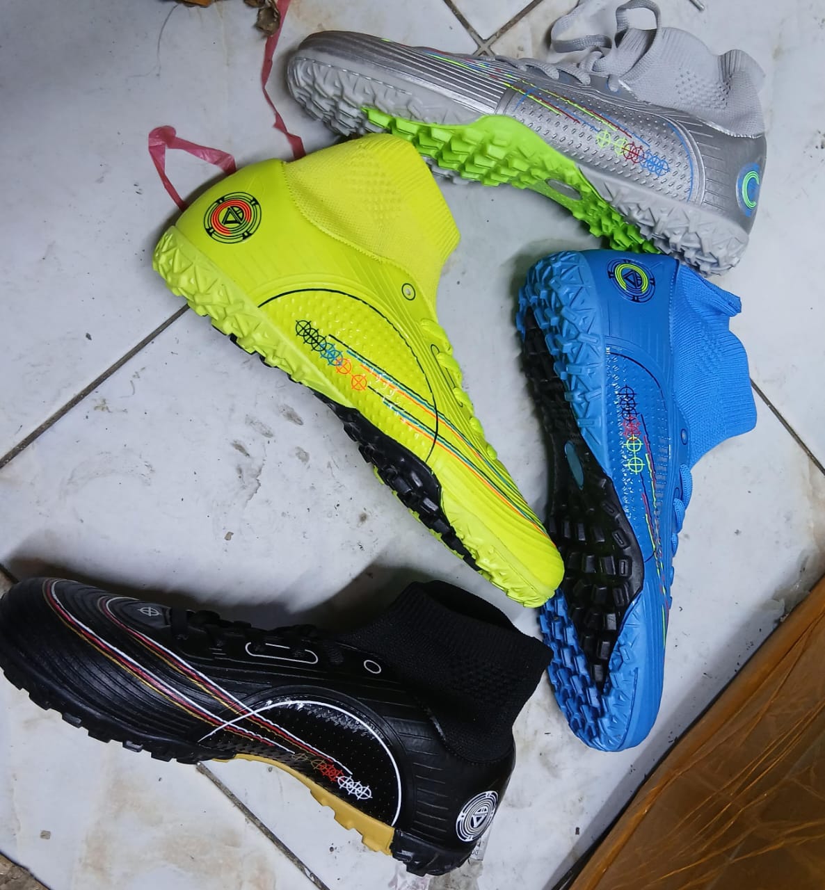 New🔥🔥🔥🔥🔥High Quality  Trainer Football Soccer boots🔥🔥🔥🔥🔥 A  very good Quality and very comfortable