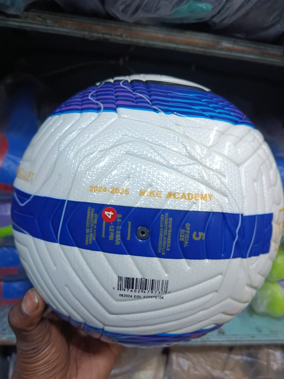 ⭐ Premium Ball Spedster Match Football  – Size 5 – Durable PU Leather, Hand-Stitched, Perfect Grip & Long-Lasting Air Retention ⚽
✔ Official Size 5 – Ideal for training, match play