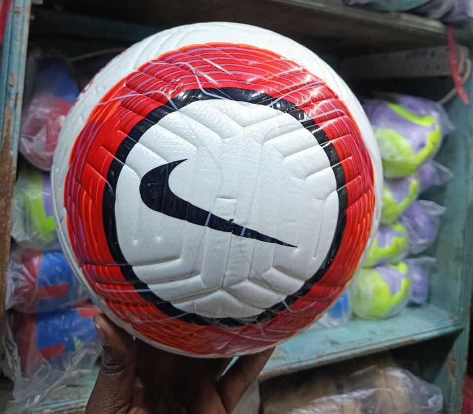 ⭐ Premium Ball Spedster Match Football  – Size 5 – Durable PU Leather, Hand-Stitched, Perfect Grip & Long-Lasting Air Retention ⚽
✔ Official Size 5 – Ideal for training, match play