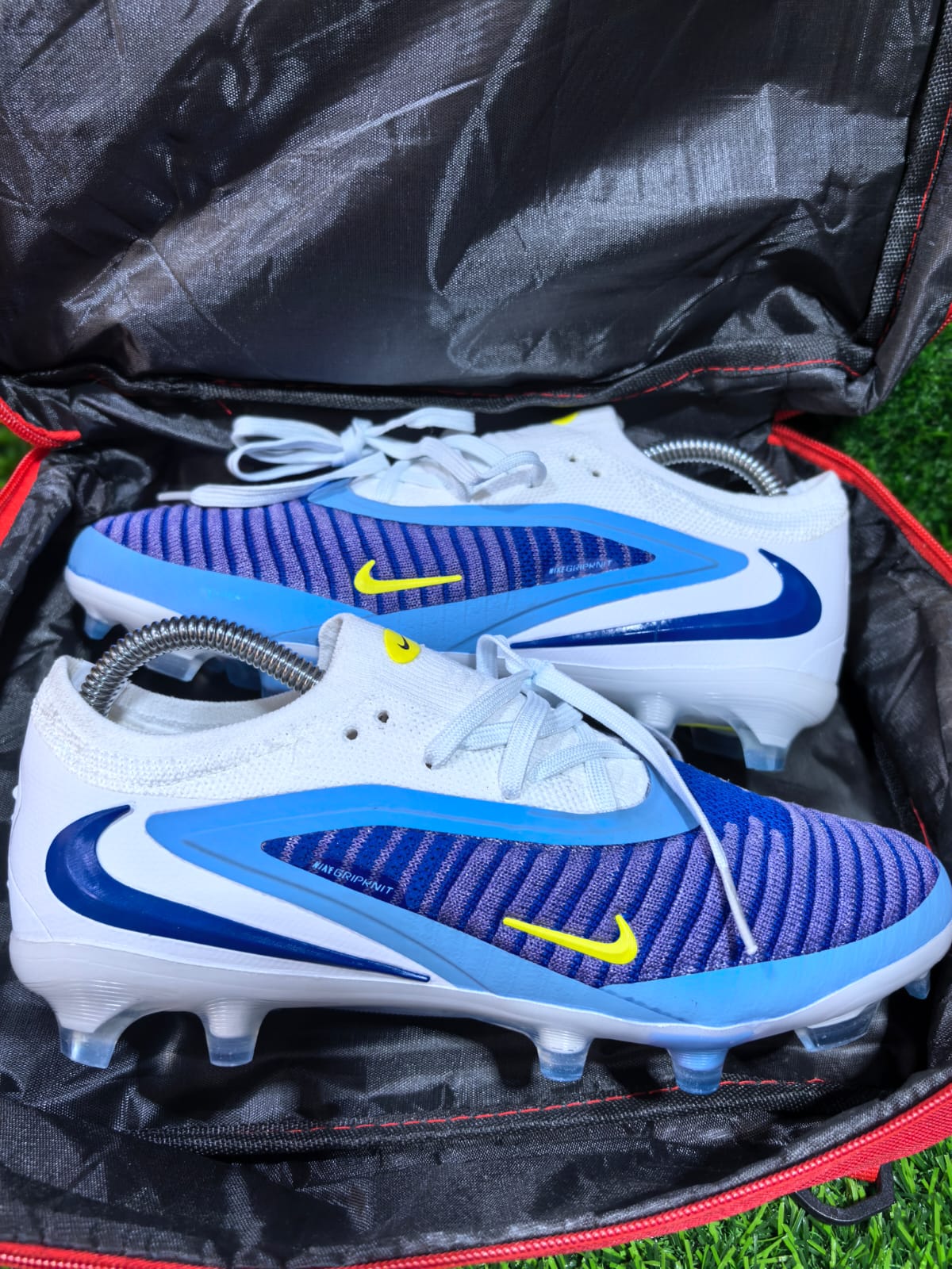 New 🔥🔥🔥🔥🔥High Quality  Phantom gx 6 Football Soccer boots🔥🔥🔥🔥🔥 A  very good Quality and very comfortable