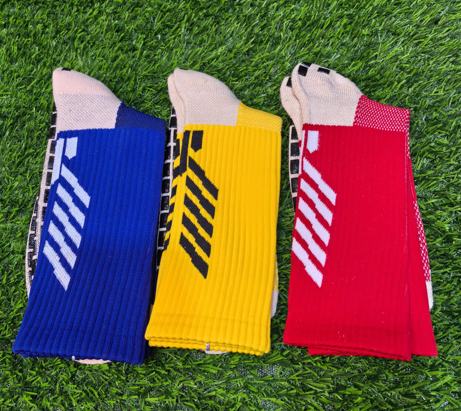 Premium Football Grip Socks – Anti-Slip, High-Performance Sock for Players
Take your game to the next level with these football grip socks, engineered for stability, comfort, and better control in eve