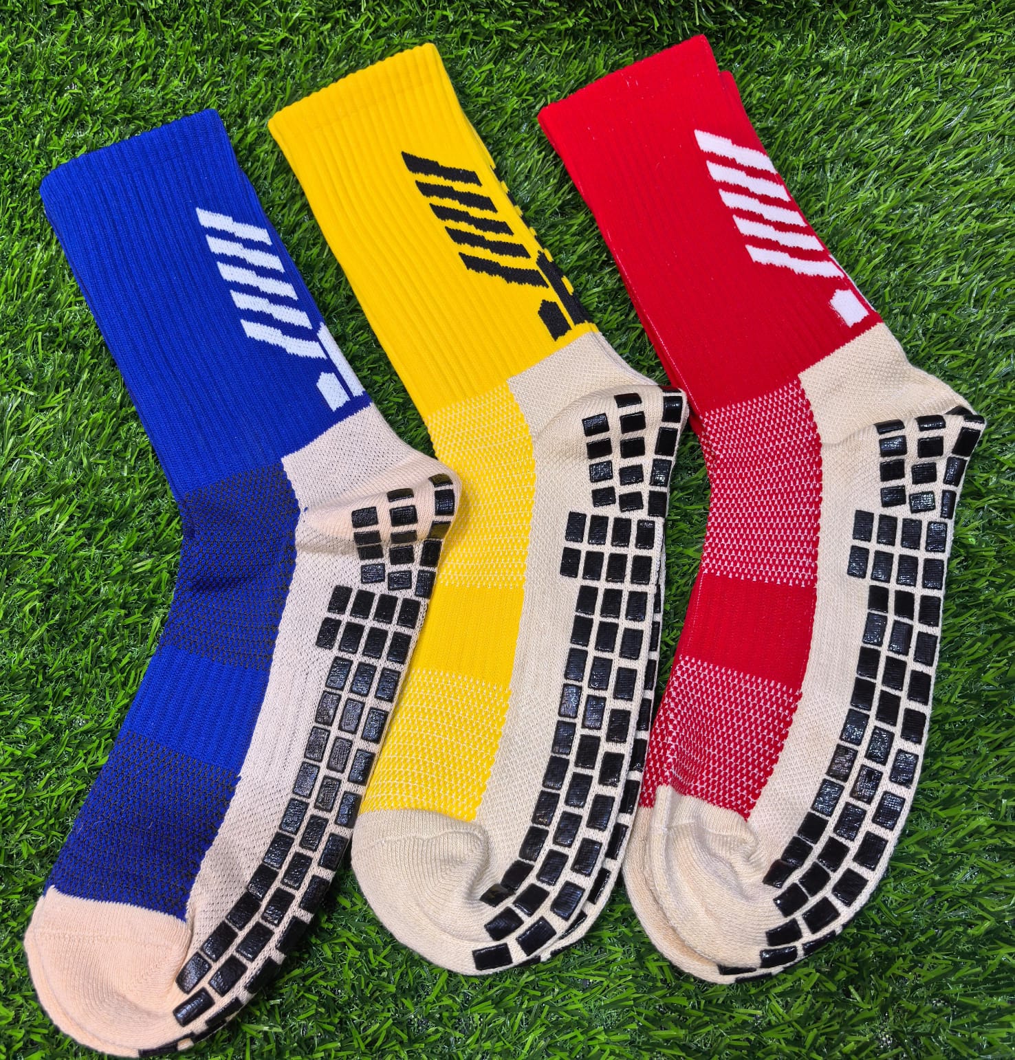 Premium Football Grip Socks – Anti-Slip, High-Performance Sock for Players
Take your game to the next level with these football grip socks, engineered for stability, comfort, and better control in eve