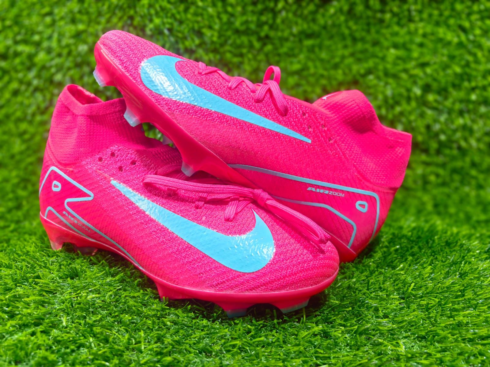 Latest 🔥🔥🔥🔥🔥High Quality Air Zoom Football Soccer boots🔥🔥🔥🔥🔥 A  very good Quality and very comfortable