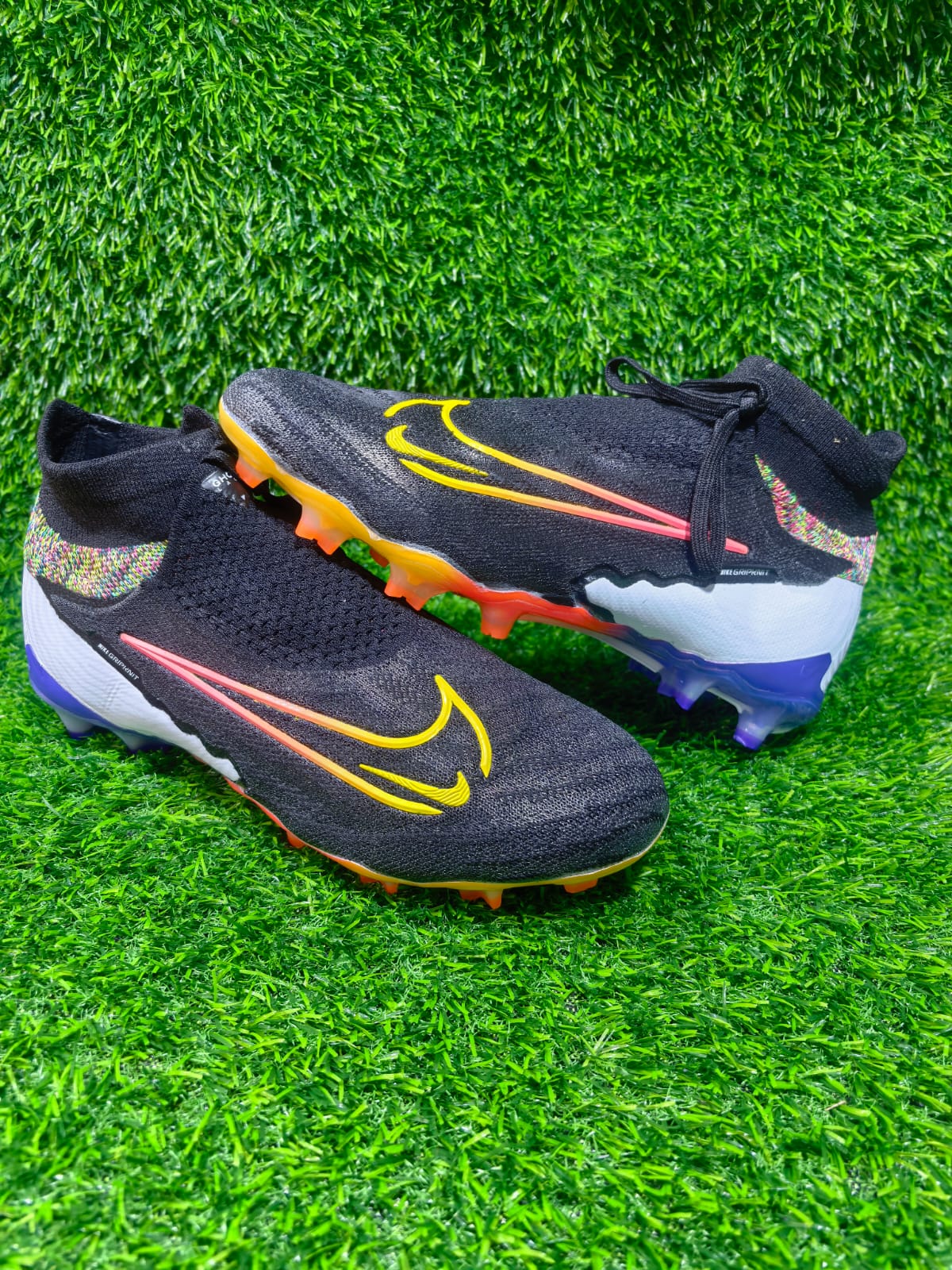 New🔥🔥🔥🔥🔥High Quality  Phantom  GX Football Soccer boots🔥🔥🔥🔥🔥 A  very good Quality and very comfortable