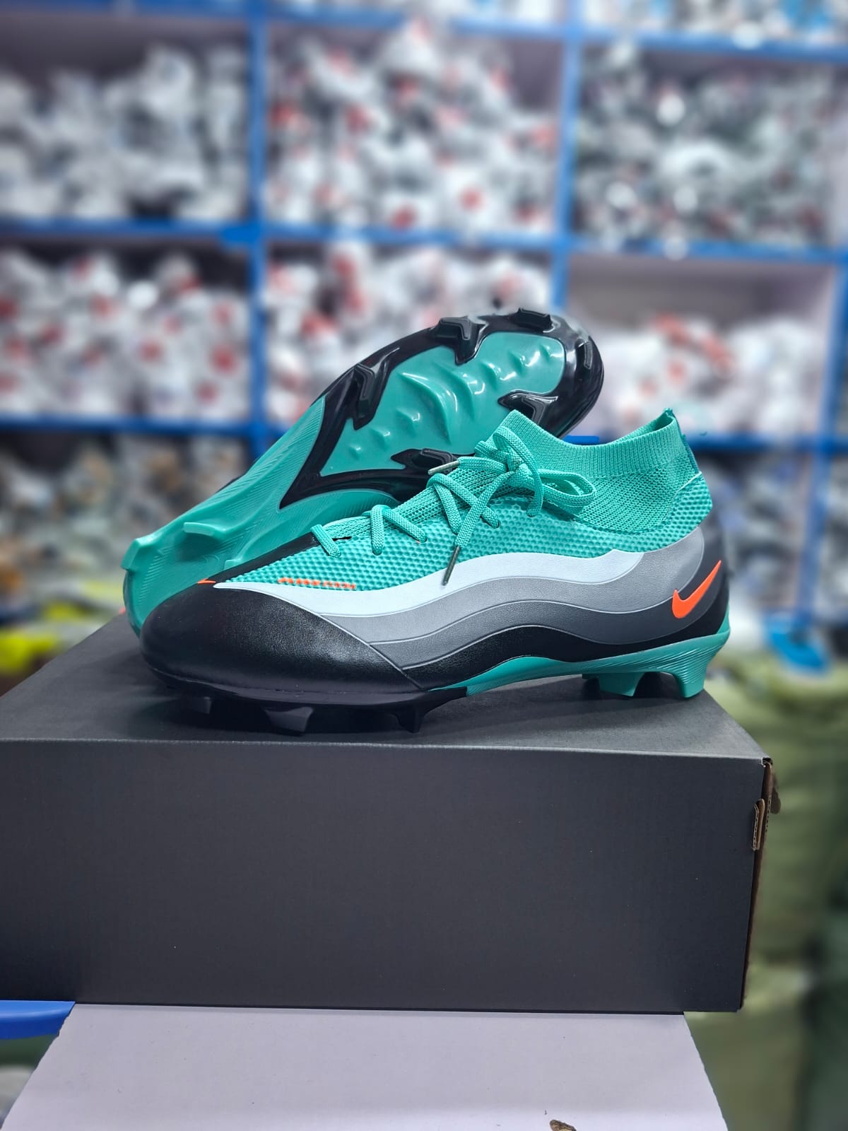 New🔥🔥🔥🔥🔥High Quality F50 Football Soccer boots🔥🔥🔥🔥🔥 A  very good Quality and very comfortable