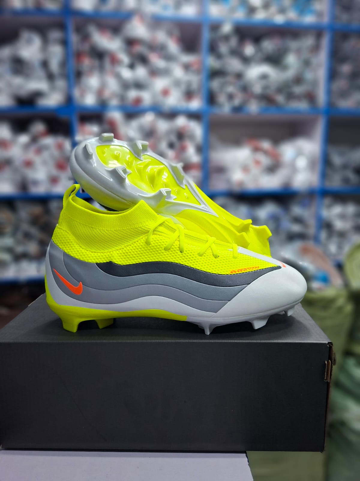 New🔥🔥🔥🔥🔥High Quality F50 Football Soccer boots🔥🔥🔥🔥🔥 A  very good Quality and very comfortable