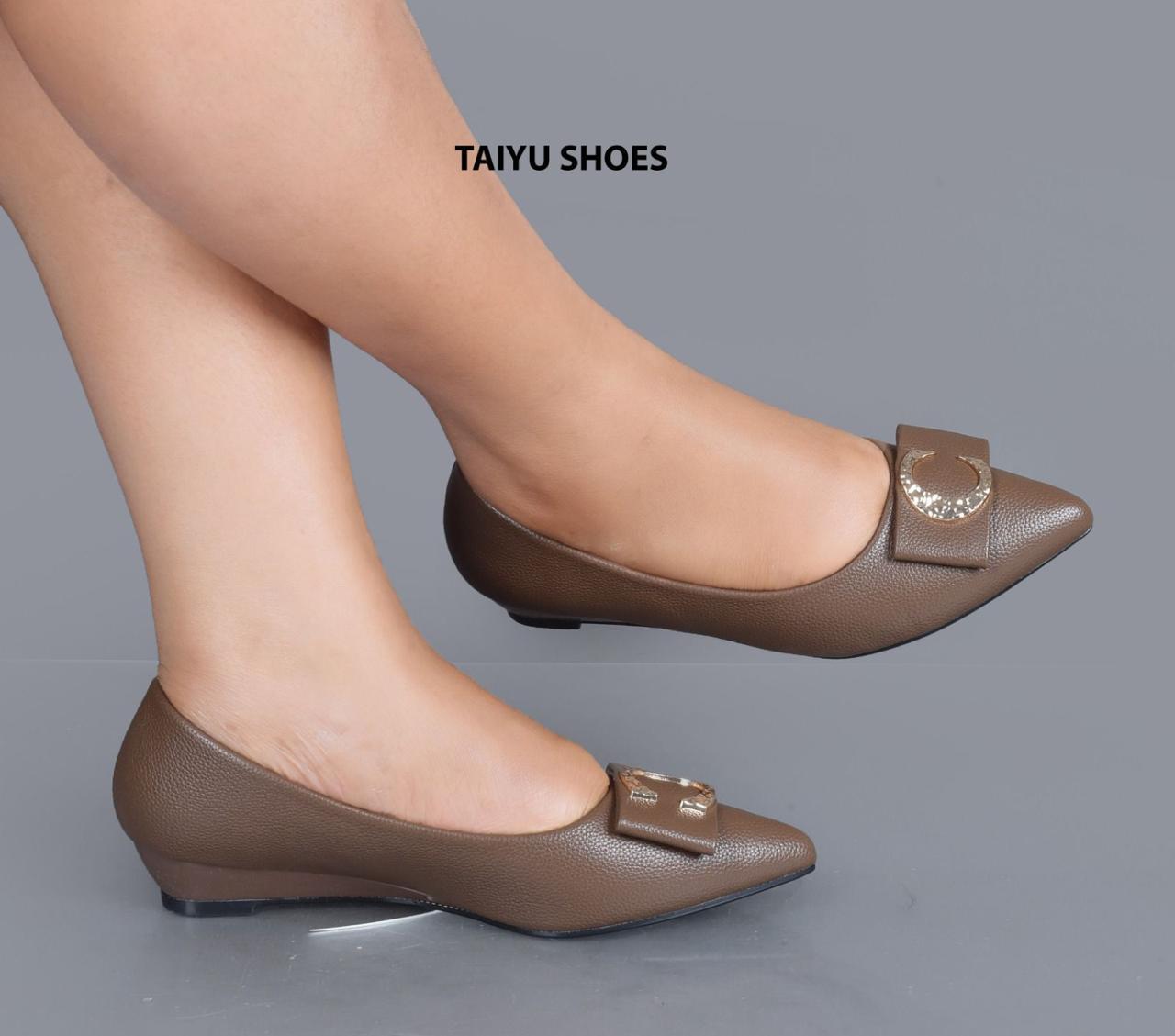New 🌟 High QUALITY  TAIYU  Fashionable casual and elegant  Ladies  Wedge shoes 🔥 🔥 very classy and sassy🥰