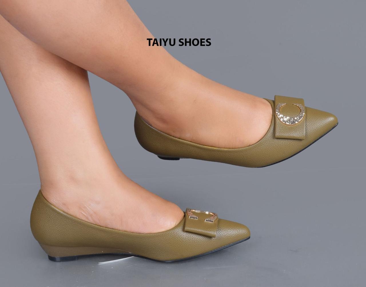 New 🌟 High QUALITY  TAIYU  Fashionable casual and elegant  Ladies  Wedge shoes 🔥 🔥 very classy and sassy🥰