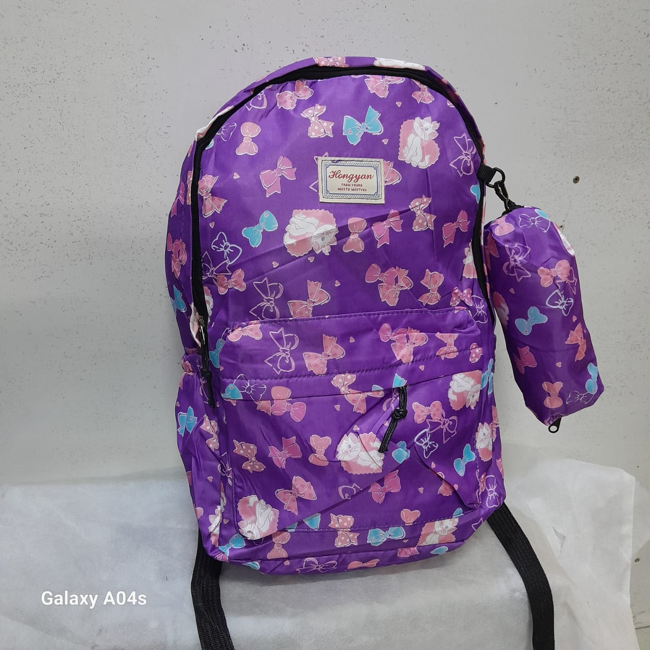 🎒✨ Stylish Fashion  Floral backpack_lightweight school & travel bag for ladies.Practical meets beautiful
Spacious, fashionable, and convenient – everything you need in one matching set! 💼👜