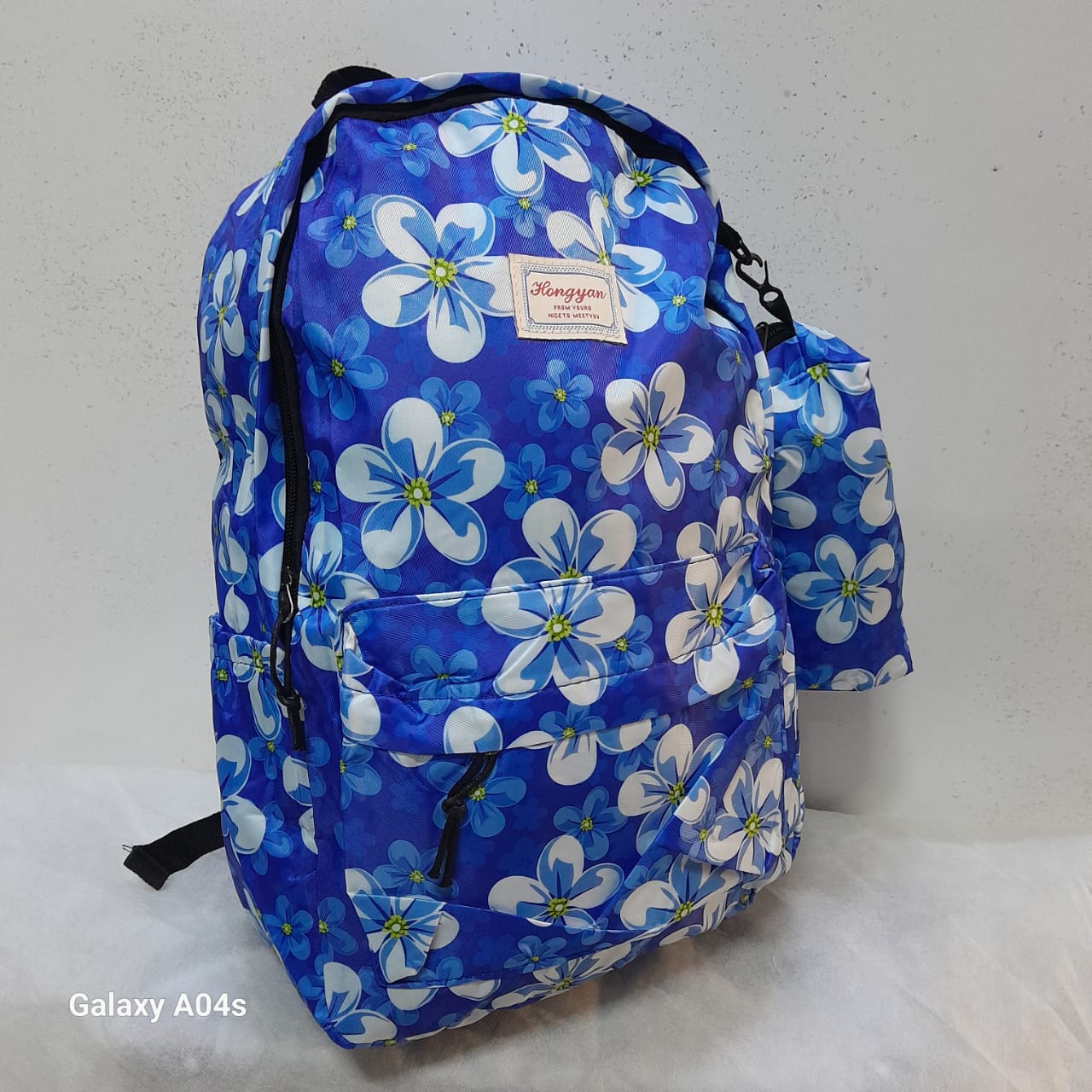 🎒✨ Stylish Fashion  Floral backpack_lightweight school & travel bag for ladies.Practical meets beautiful
Spacious, fashionable, and convenient – everything you need in one matching set! 💼👜