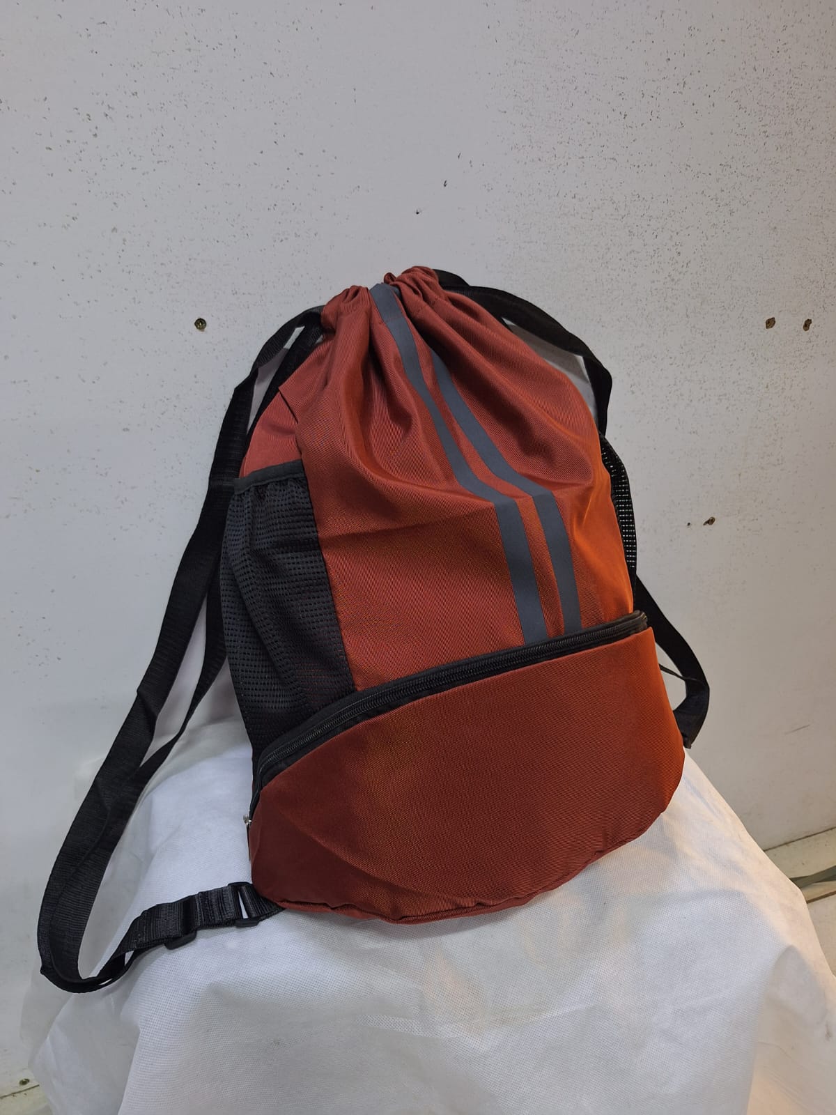 High Quality Sports Bag_lightweight Drawstring backpack with side pockets. Spacious main compartment, secure drawstring closure and durable material. Perfect for GYM ,travel and outdoor activities