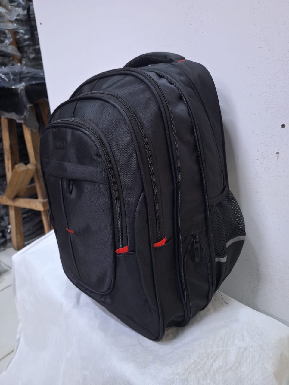 🎒 Multi-Compartment Laptop Backpack – Durable Travel & School Bag (Black)
✔ Spacious multi-compartment design
✔ Dedicated padded laptop section
✔ Strong durable fabric material