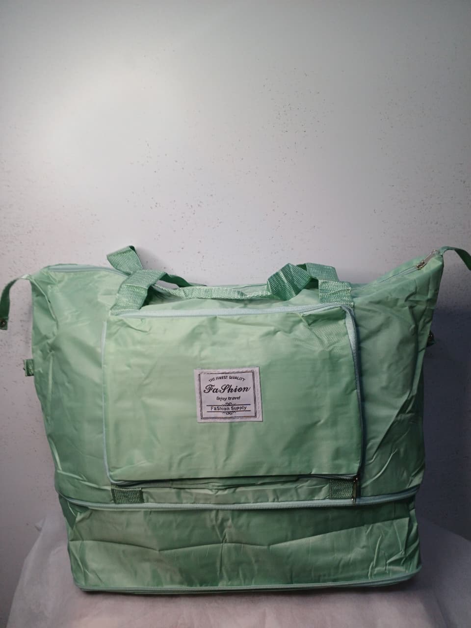 🧳 Large Capacity Travel Duffel Bag – Expandable Foldable Luggage (Real Picture)
✔ Large spacious main compartment
✔ Expandable bottom zipper section
✔ Lightweight & easy to carry
✔strong