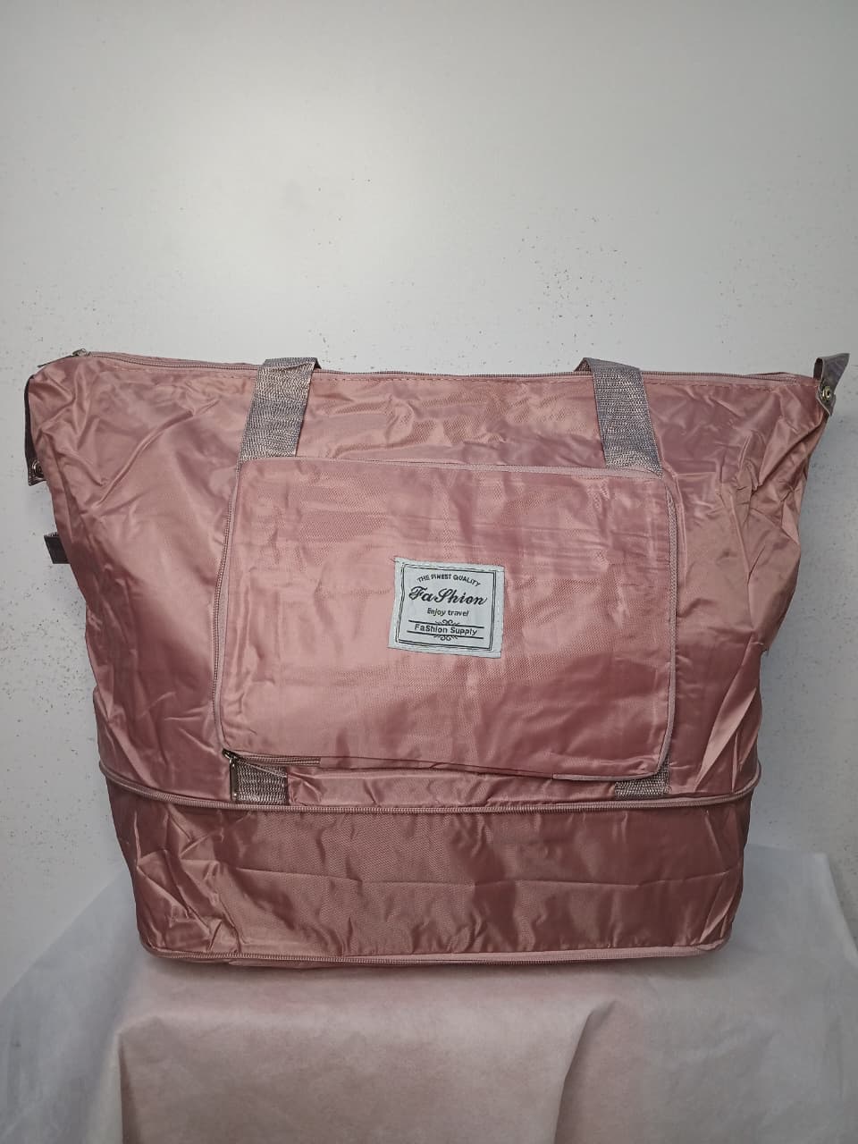 🧳 Large Capacity Travel Duffel Bag – Expandable Foldable Luggage (Real Picture)
✔ Large spacious main compartment
✔ Expandable bottom zipper section
✔ Lightweight & easy to carry
✔strong