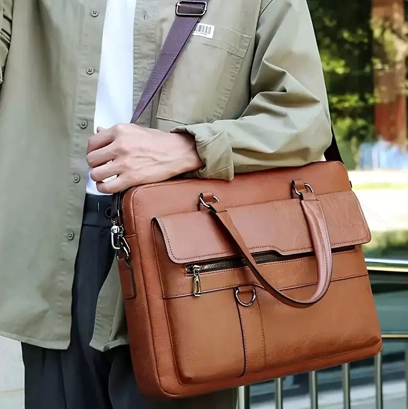 Premium Men’s Leather Laptop Briefcase – Business Meets Style 💼✨
Step into every meeting looking confident, professional, and organized with this premium leather laptop briefcase designed for the mo