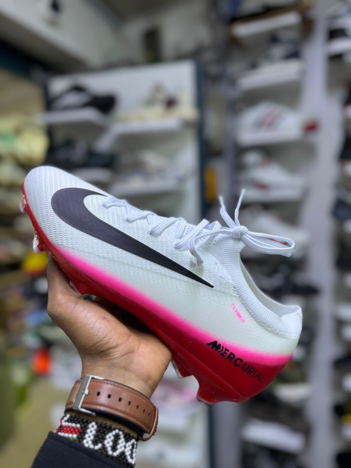 New🔥🔥🔥⚽🔥 Pro Zoom Football Boots – Speed, Style & Performance! 🔥⚽
Step onto the pitch with confidence in these high-performance Pro Zoom football boots designed for speed, control, and comfort. B