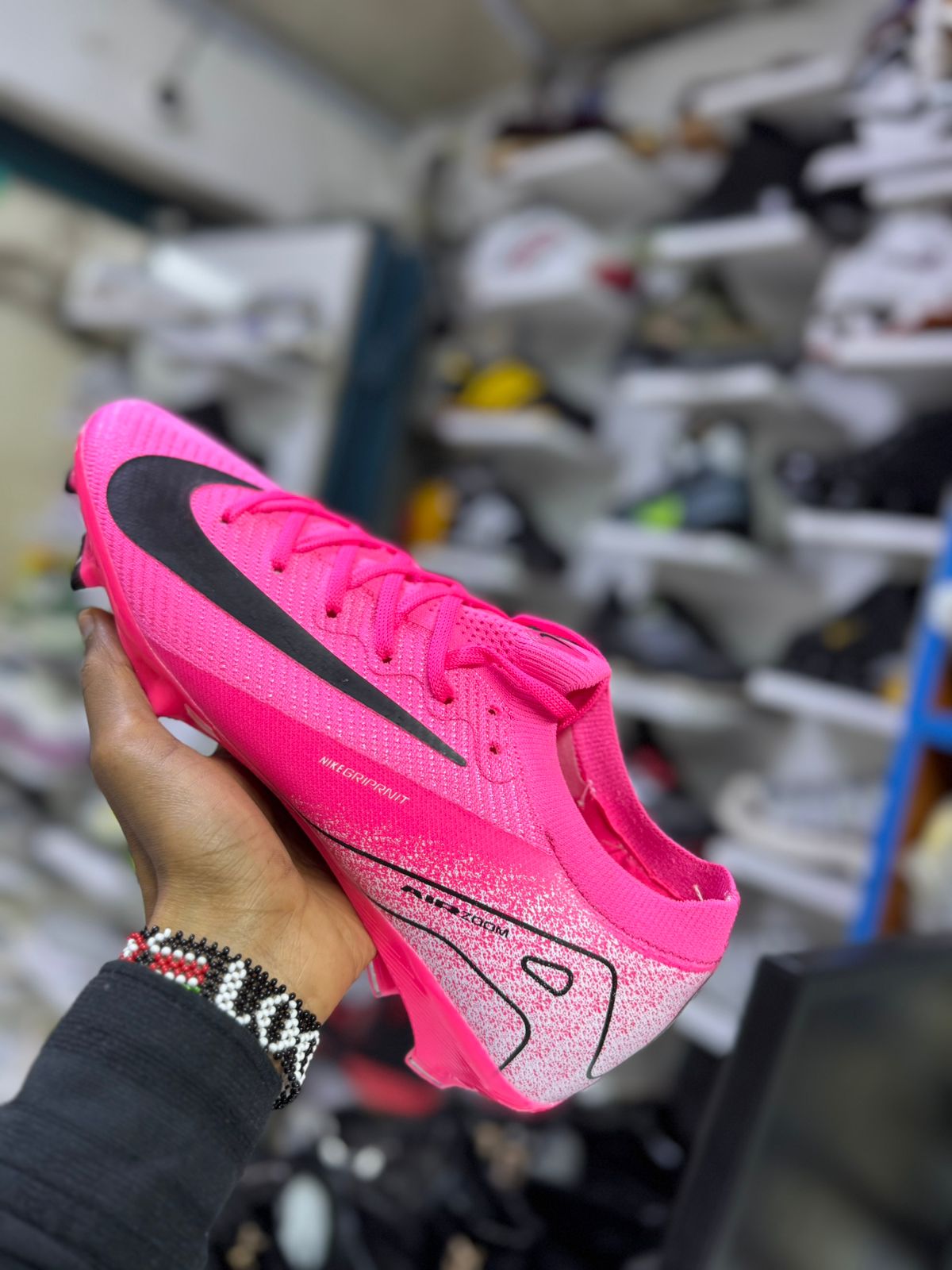 New🔥🔥🔥⚽🔥 Pro Zoom Football Boots – Speed, Style & Performance! 🔥⚽
Step onto the pitch with confidence in these high-performance Pro Zoom football boots designed for speed, control, and comfort. B