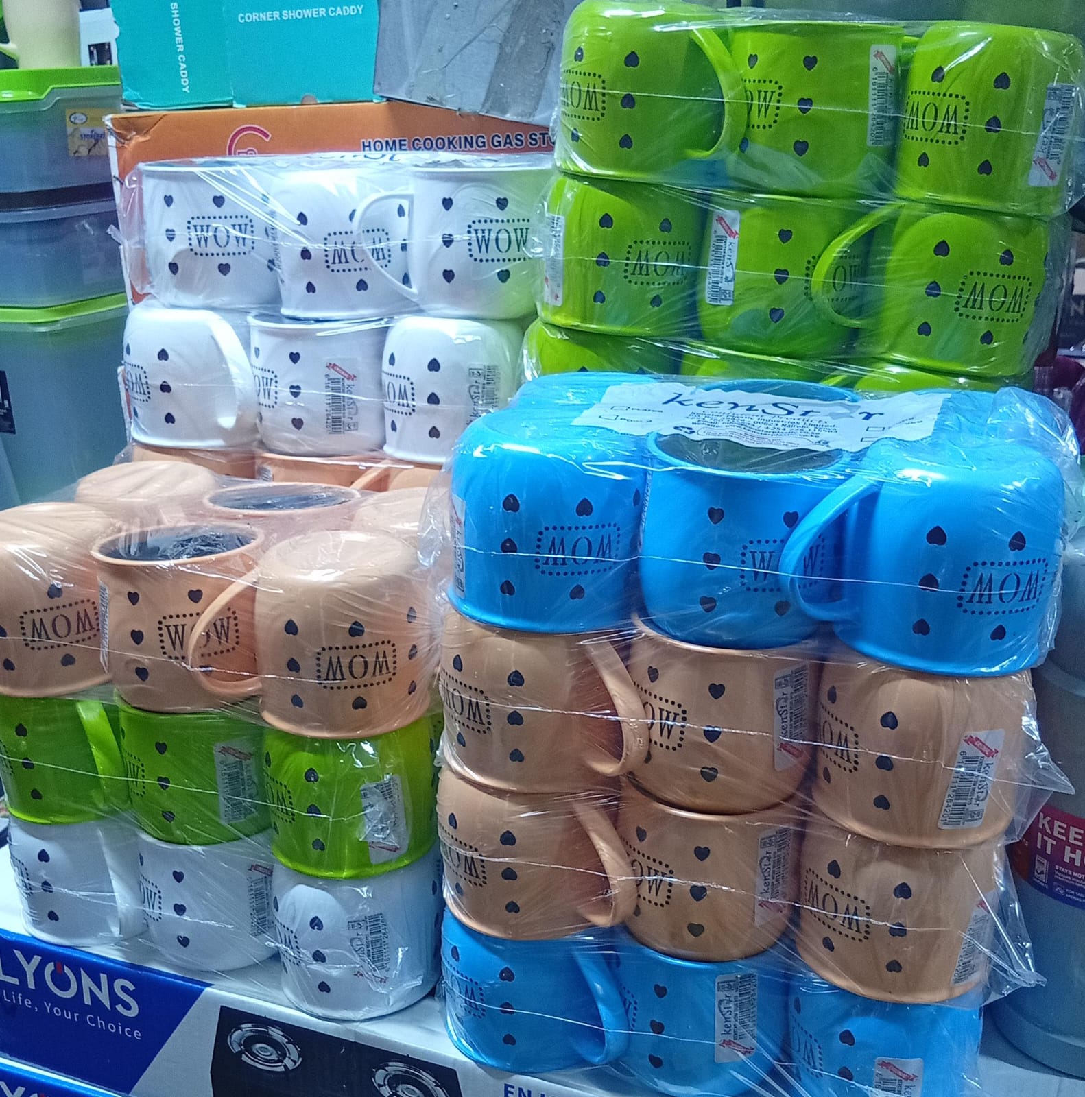 12 PCS WOW PLASTIC MUGS, Extra Strong set, Light and portable, Multiple use, Easy to clean.