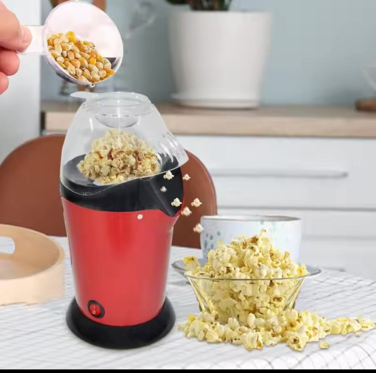 Hot Air Popcorn Maker Machine, Popcorn Popper For Home- Just add enough kernels into the popcorn machine, put the top cover and measuring cup on, wait for a few minutes for a large bowl of delicious p