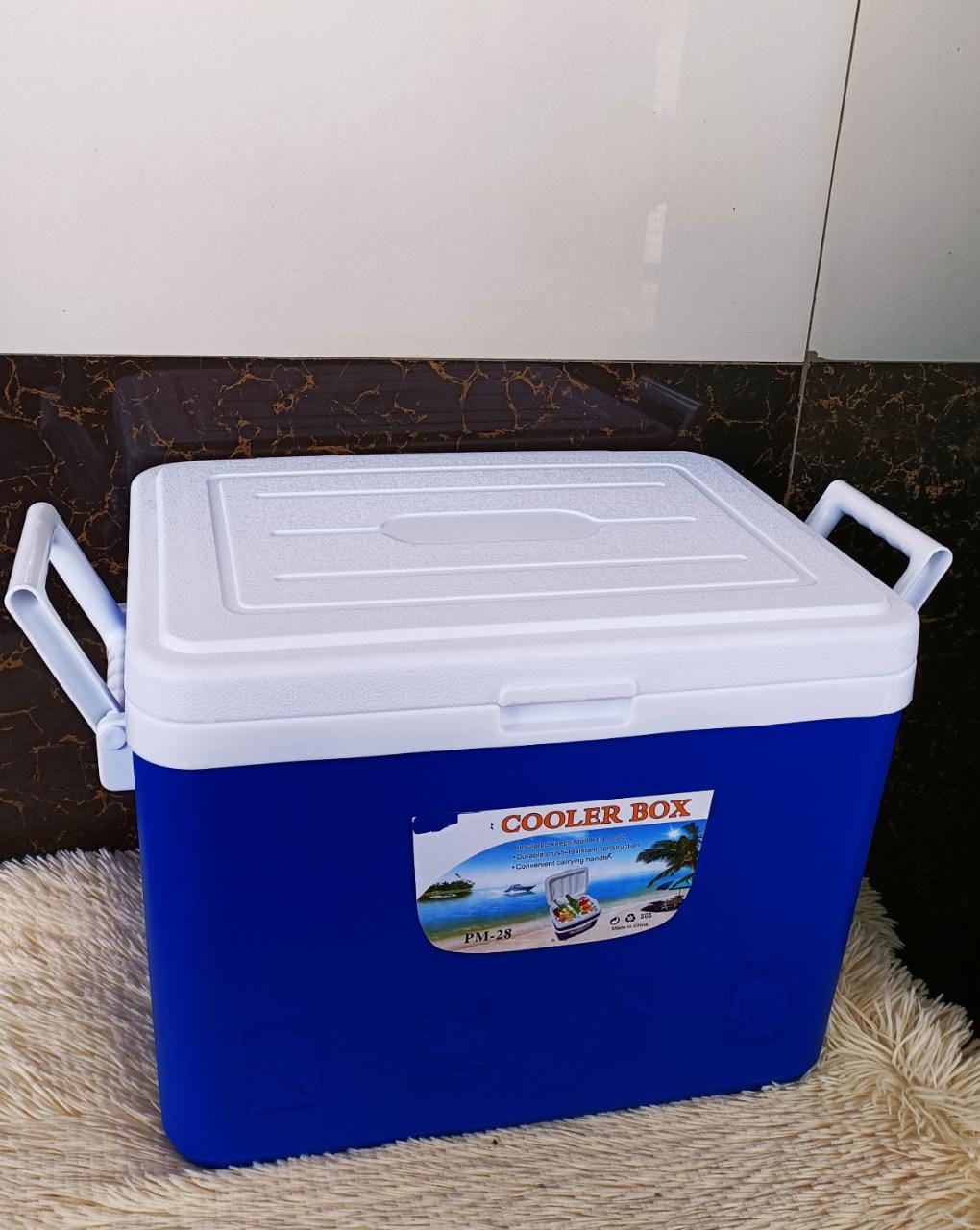 25 LITRES COOLER BOX /CHILLER-BPA Plastic Free, Insulated body with polyurethane foam keeps food and drinks cold for longer, Stain and odour resistant.