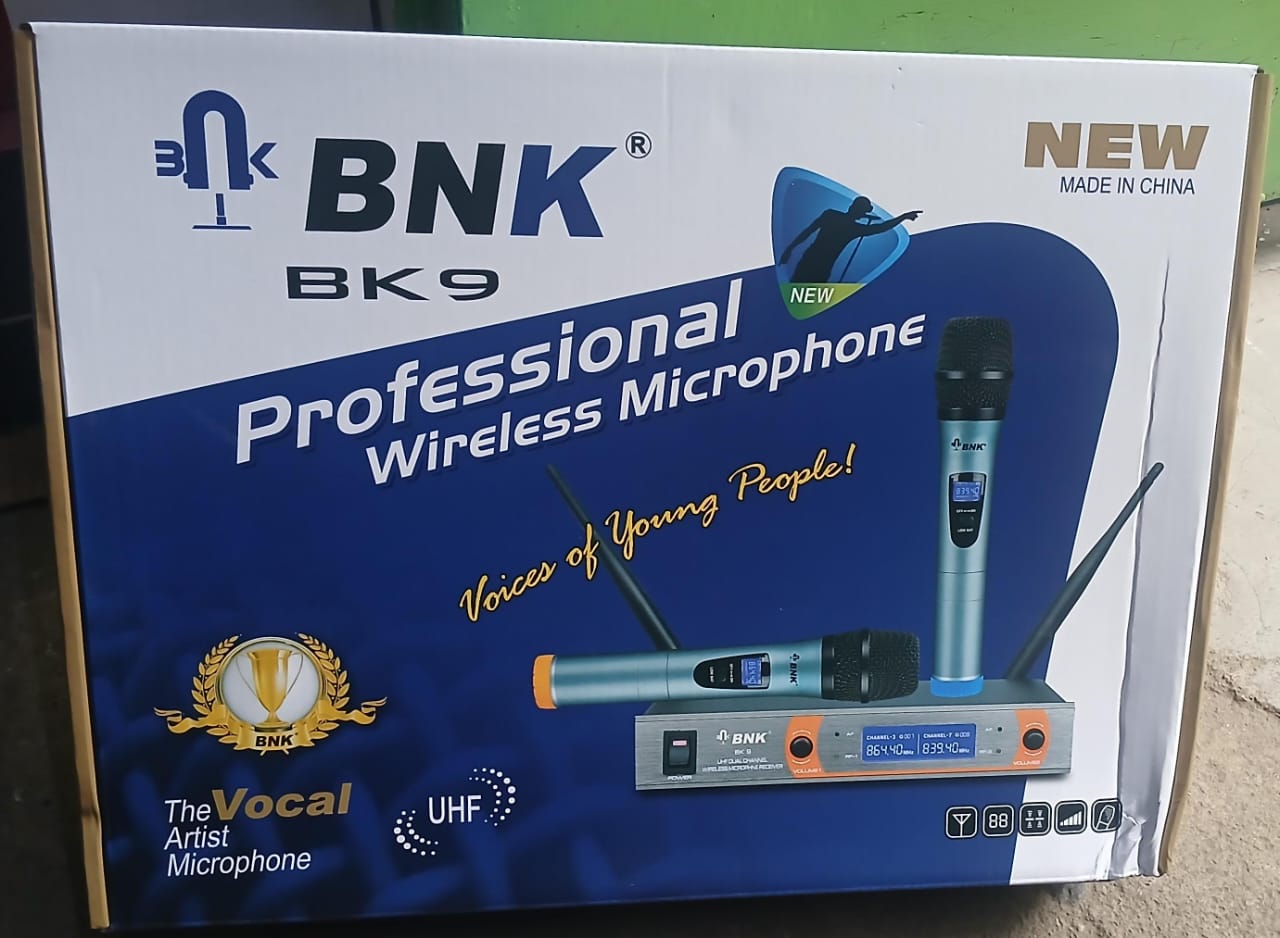 BNK Bk9 Professional Wireless Microphone - wo wireless Handheld Microphones with balanced output, Multi-channel high band anti-interrupting wave;thereby eliminating interference successfully.