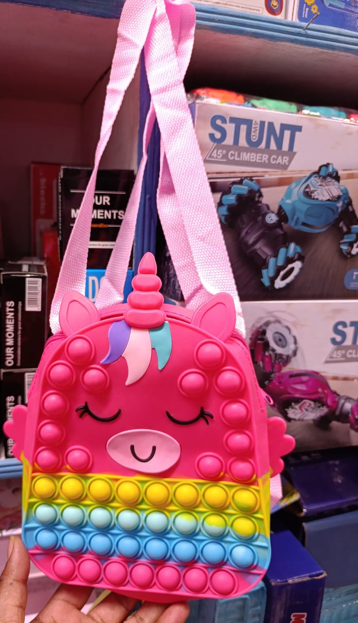 FASHION GIRL'S POP IT BACKPACK - Cute BackpackThe perfect fidget toy for your baby, Durable, Waterproof.