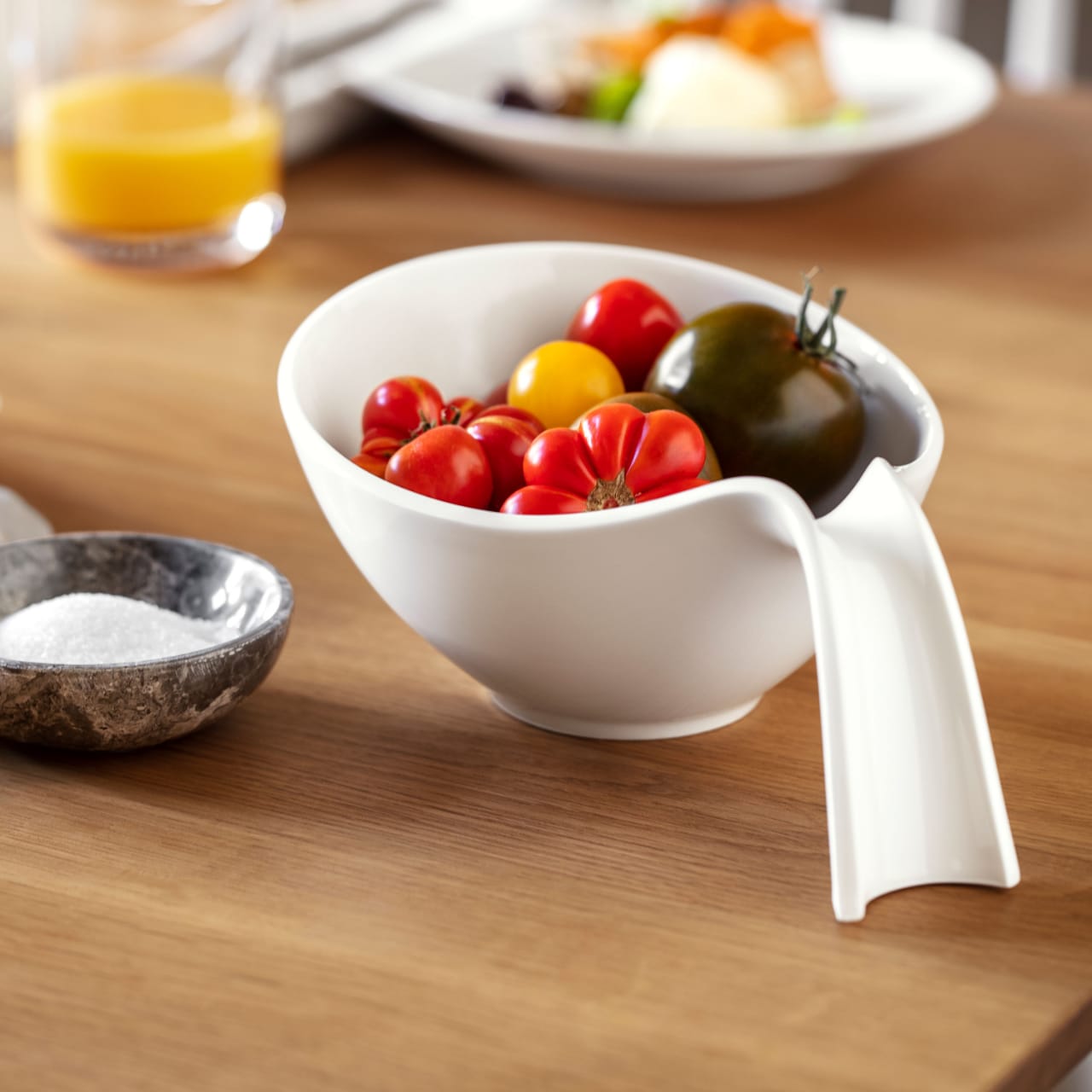 Ceramic Oval Bowl With Handle  - Small , Fired at high temperature, sturdy and durable healthy and environmental friendly. Suitable for microwave, oven, freezer and dishwasher .