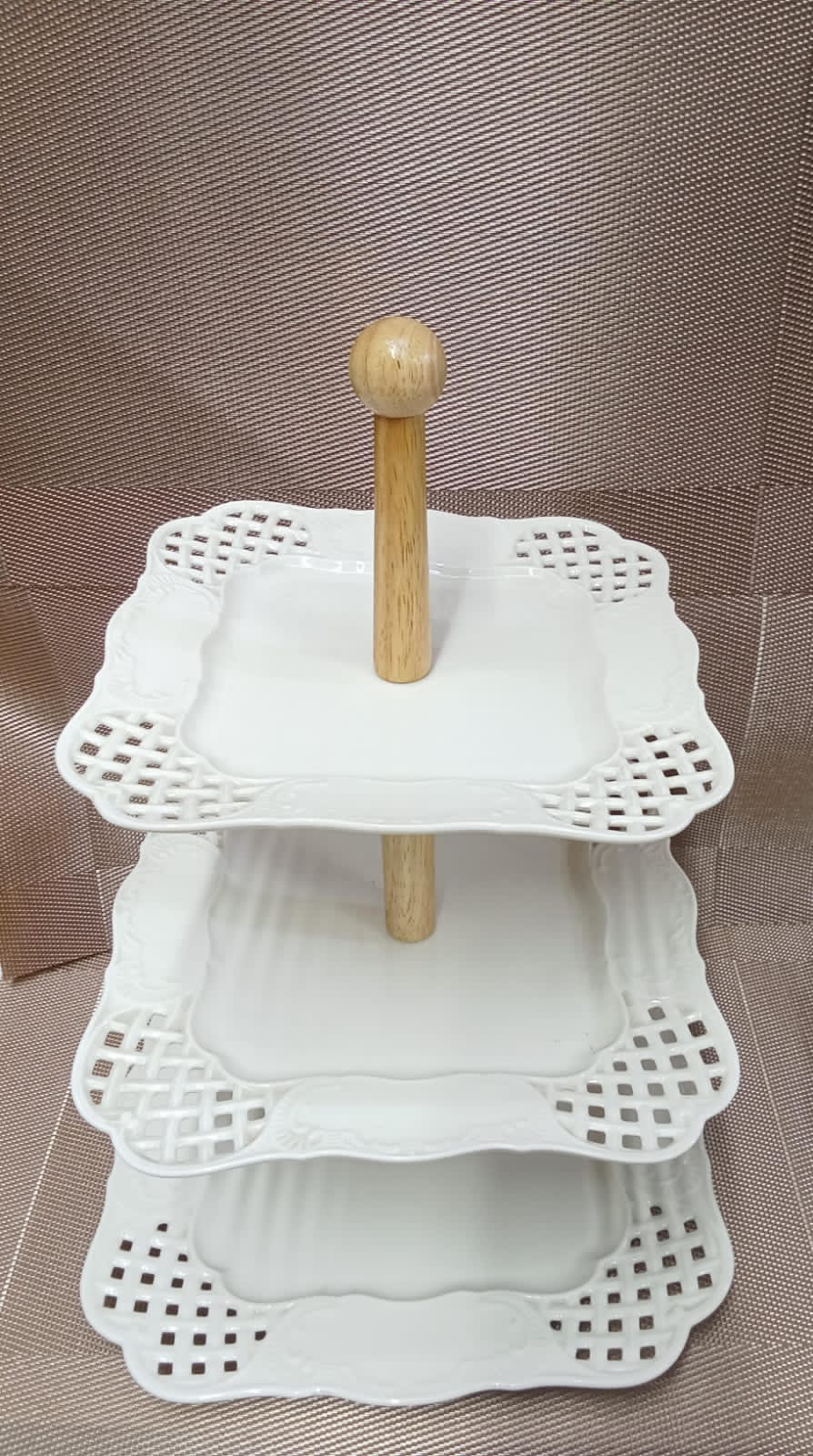 3 LAYER CERAMIC CAKE STAND WITH BAMBOO CAKE STAND - Snack Bowl Stand Serve your Christmas candy, chips, dip, finger food, starters, fruits and vegetables, cheese sticks or other goodies.