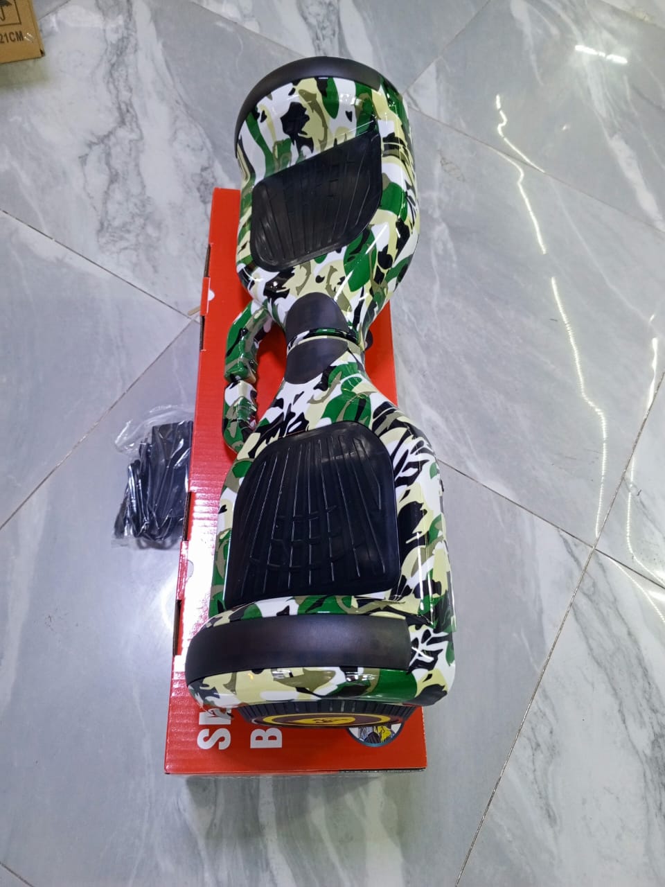 6.5" Self-Balancing Bluetooth Hoverboard with LED Lights - Smooth & Stylish Ride