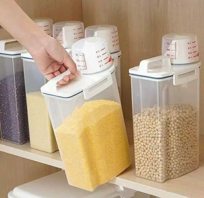1PC Cereal  Storage Container with measuring cup and handle For Grain, candy, rice and so on Material: PP Capacity: 2L Size:15*7.5*29CM
