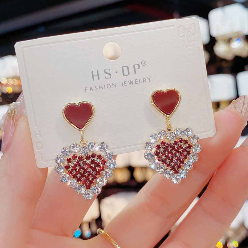 New S925 silver needle oil dripping diamond studded earrings, heart-shaped earrings, Korean style versatile design earrings, stylish and versatile earrings for women, simple and atmospheric