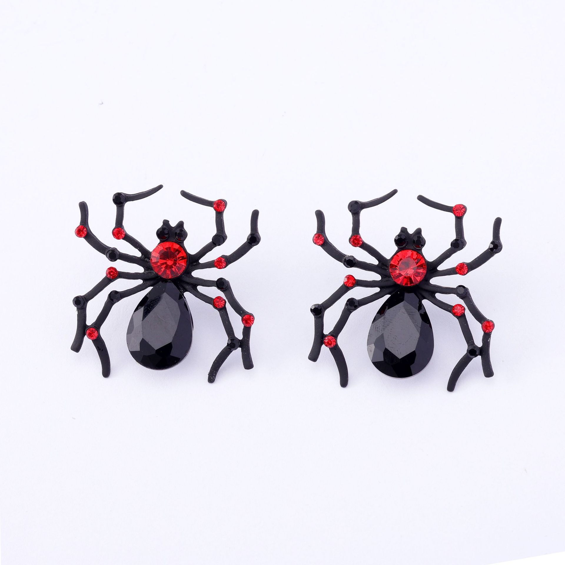 Halloween hot black spider earrings, personality dark animal earrings, exaggerated temperament funny earrings for women