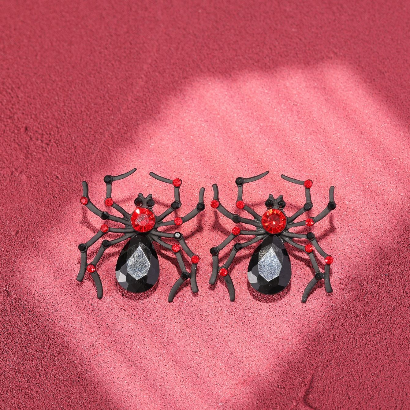 Halloween hot black spider earrings, personality dark animal earrings, exaggerated temperament funny earrings for women