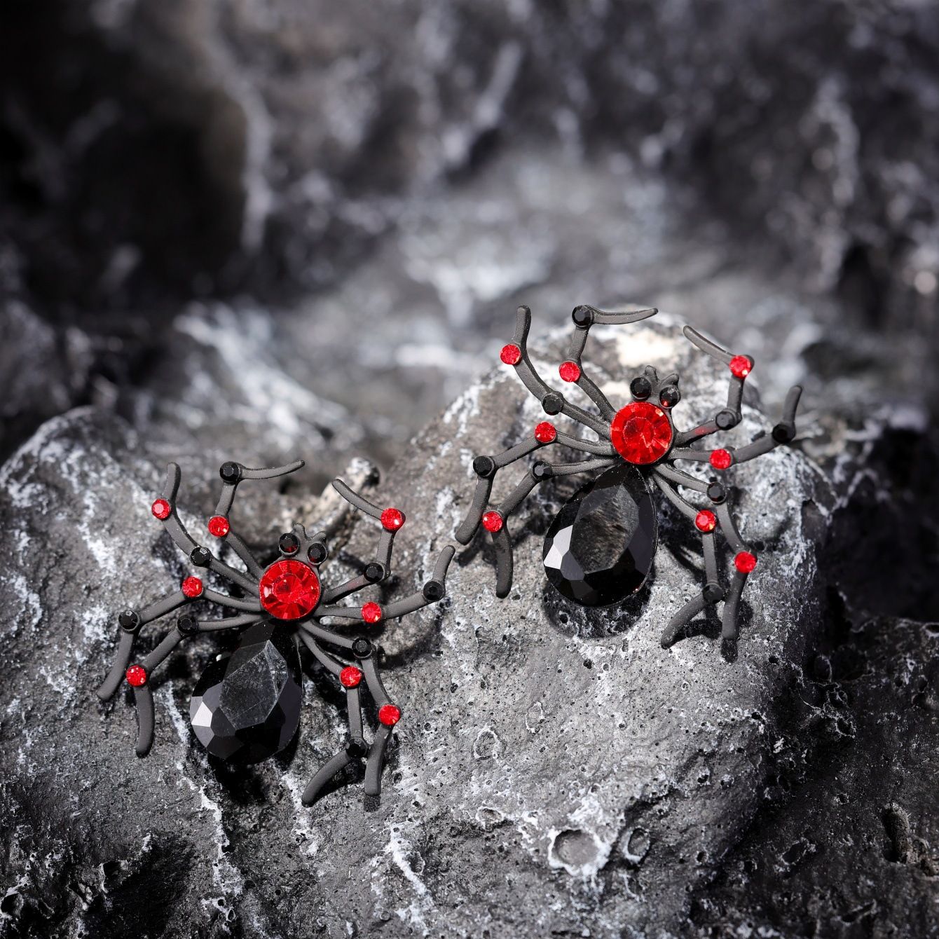 Halloween hot black spider earrings, personality dark animal earrings, exaggerated temperament funny earrings for women