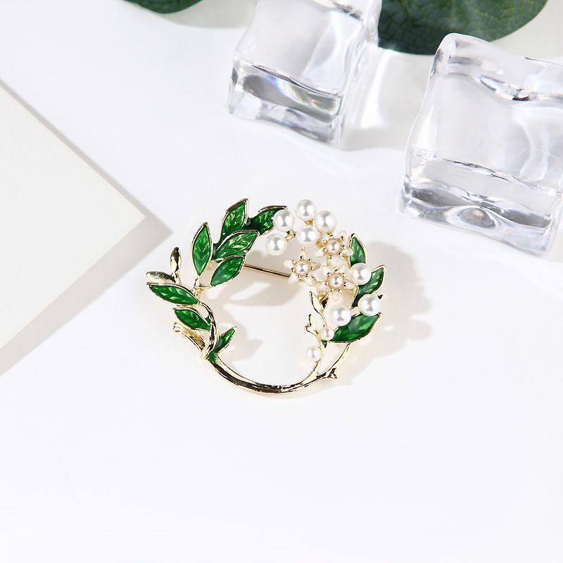 New Korean style fashion simple brooch, oil dripping enamel alloy gardenia pin for women, simple temperament pin accessories, pearl brooch suit decoration, Tiktok - popular