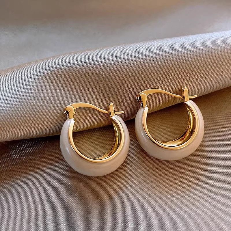 New silver needle oil dripping heart-shaped earrings,Korean Ins light luxury temperament earrings,popular earrings retro high-end feeling earrings forwomen,fashionable and simple,stylish and versatile