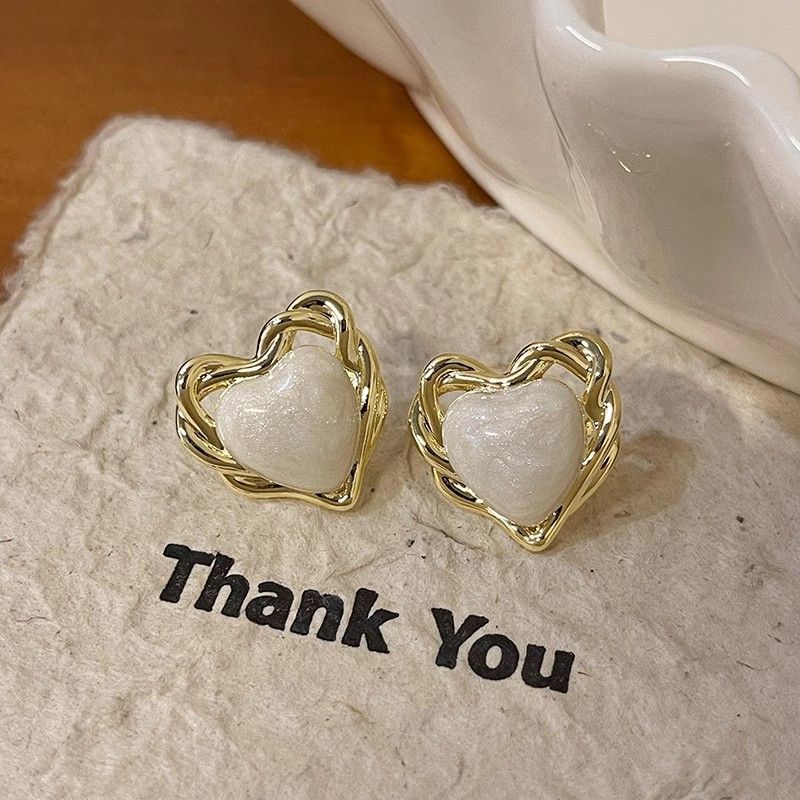 New silver needle oil dripping heart-shaped earrings,Korean Ins light luxury temperament earrings,popular earrings retro high-end feeling earrings forwomen,fashionable and simple,stylish and versatile