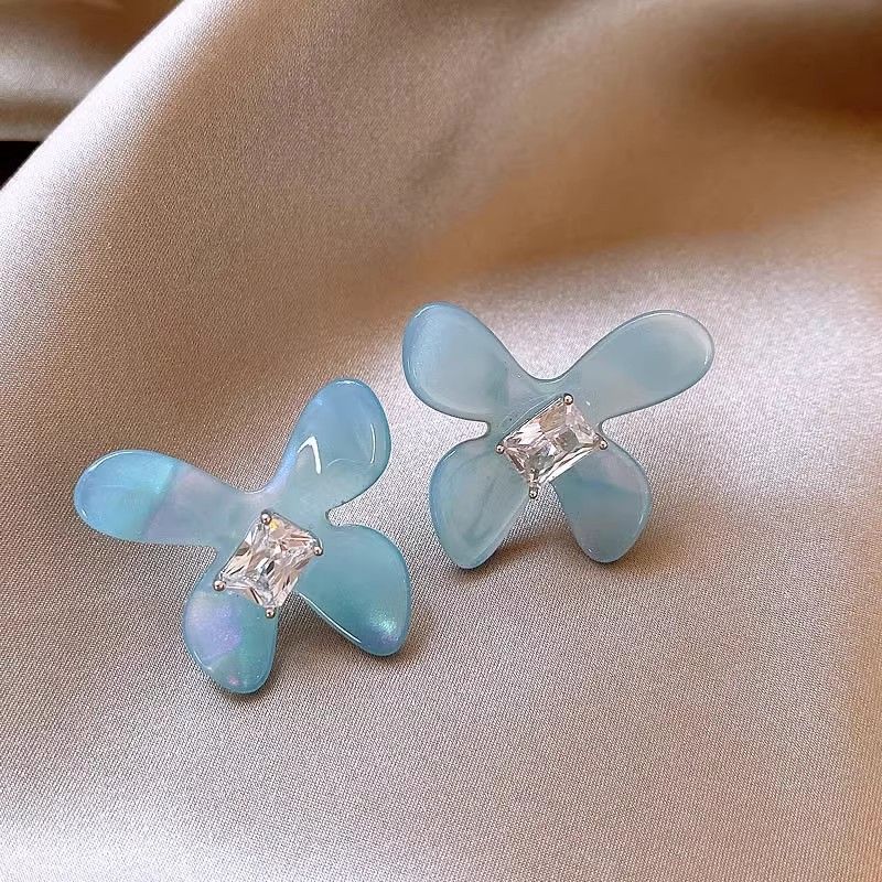 New silver needle blue crystal butterfly earrings, high-class light luxury earrings for small audience, Korean fashionable popular earrings for women, simple and elegant, fashionable and versatile