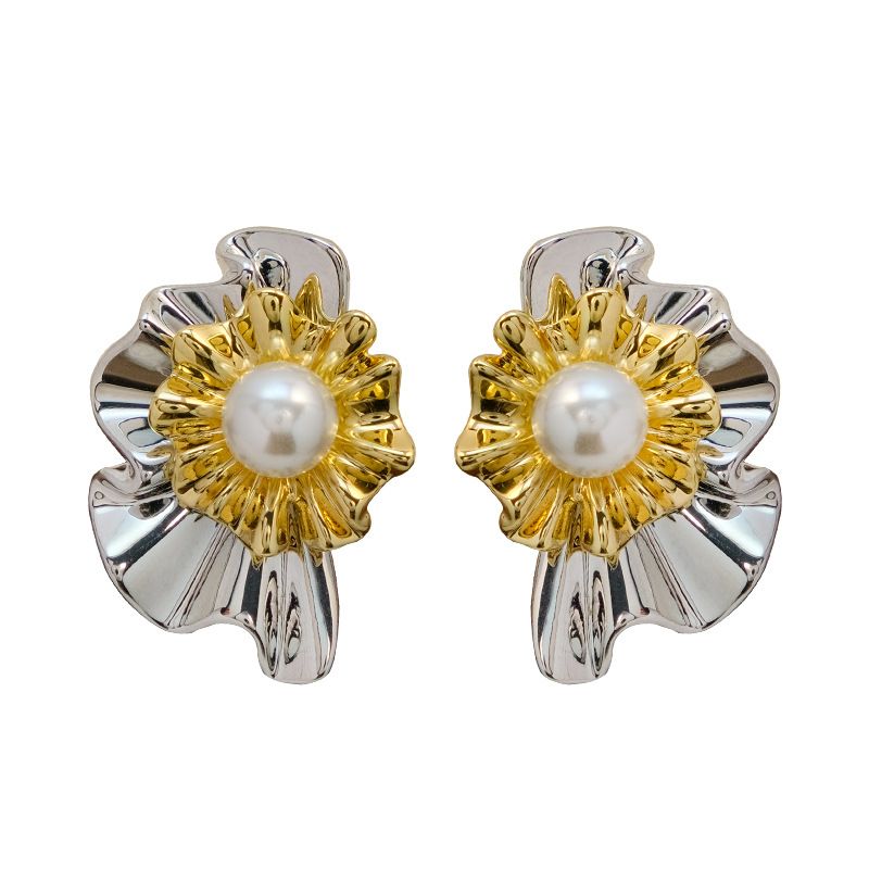 Multi wearing earrings with gold and silver contrasting flower earrings, metallic and cool style, exquisite and fashionable, versatile earrings