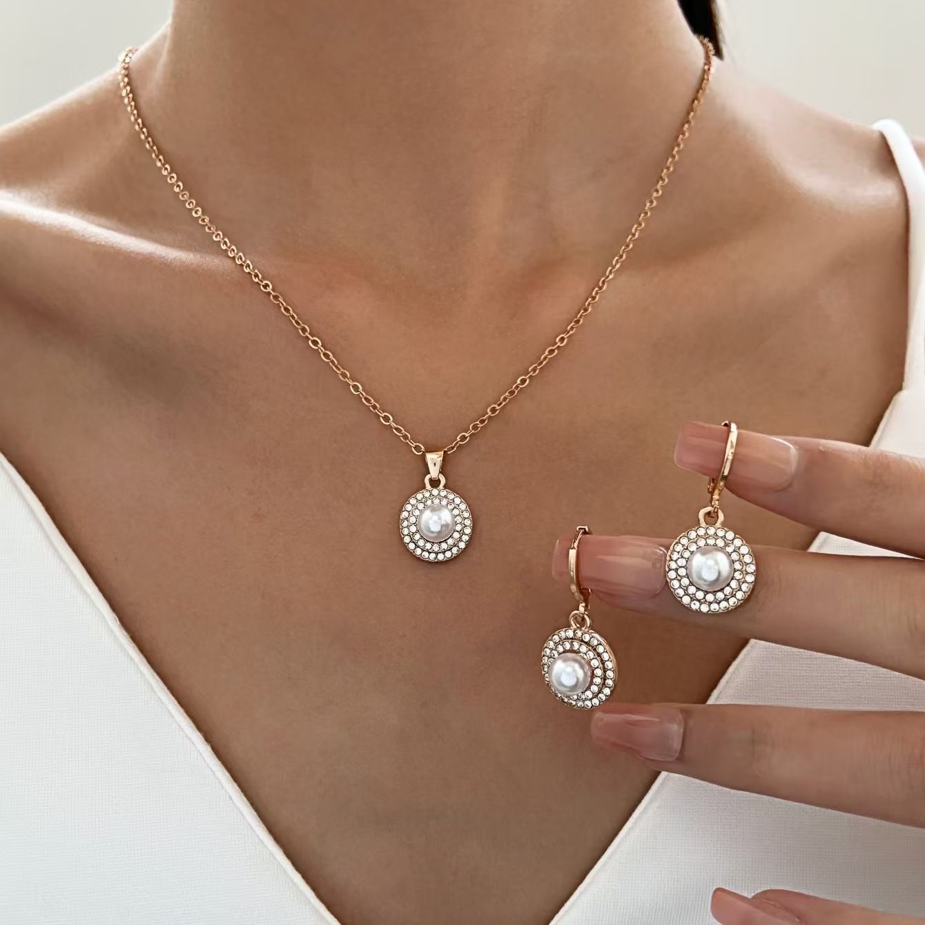 2025 New Diamond Set Butterfly Jewelry for Women, Ins Creative Design Necklace, Love Flower Earring Set, Crown Butterfly Eardrop Set, Hot Selling Pearl Jewelry, Fashionable and Versatile, Hot selling